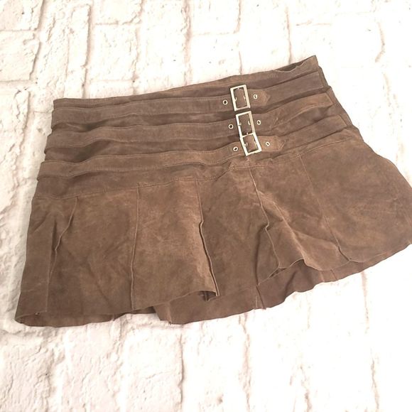 Eyeshadow Dresses & Skirts - Eyeshadow women's Suede Sexy Pleated Skirt